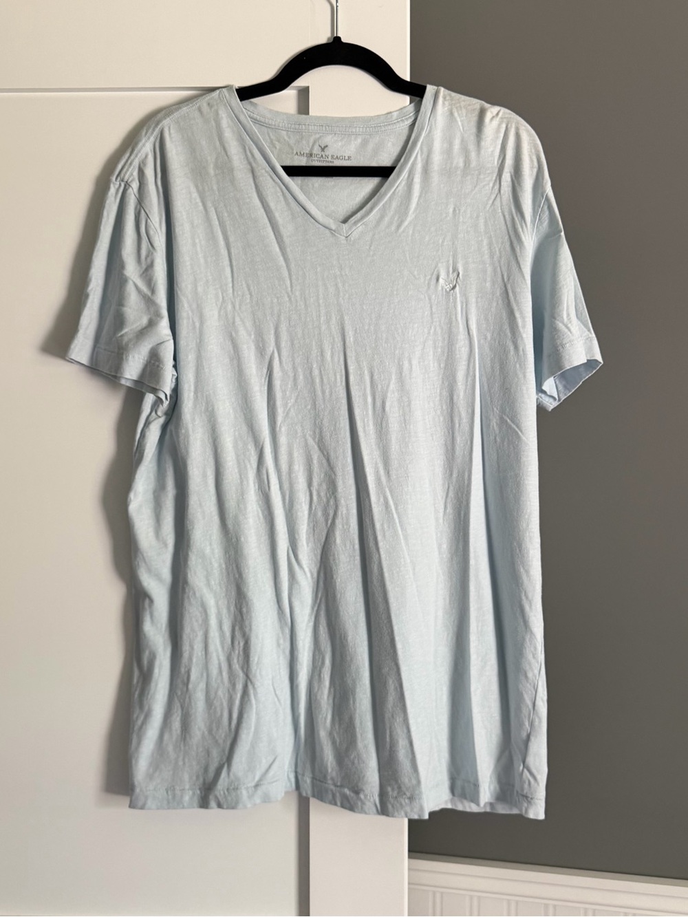 American Eagle Outfitters V-neck T-shirt Light Blue